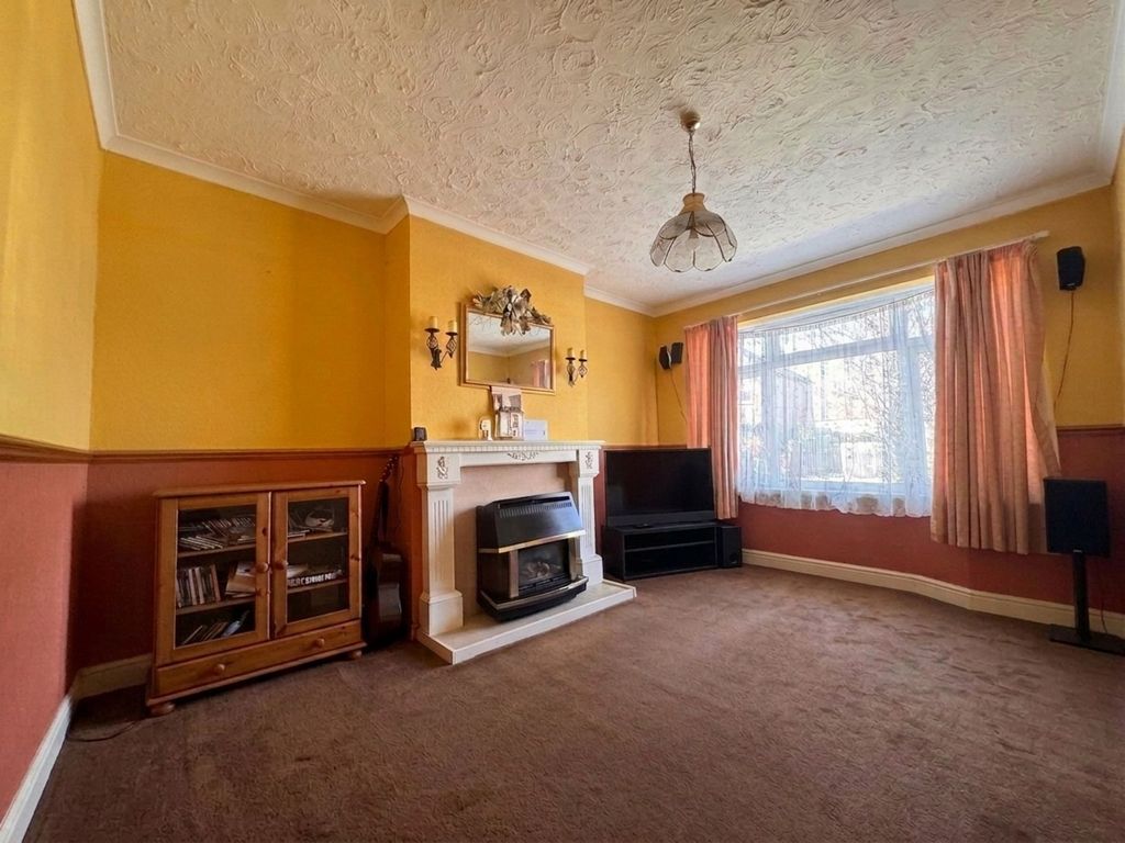Property photo 2 of 12 Front Receptio