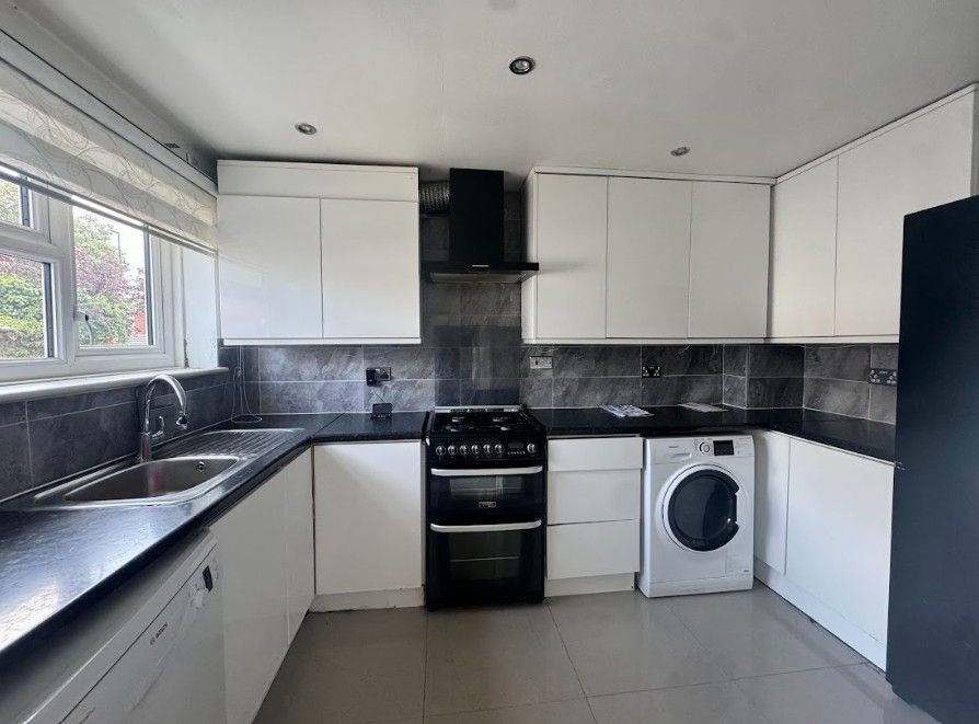 Property photo 3 of 4