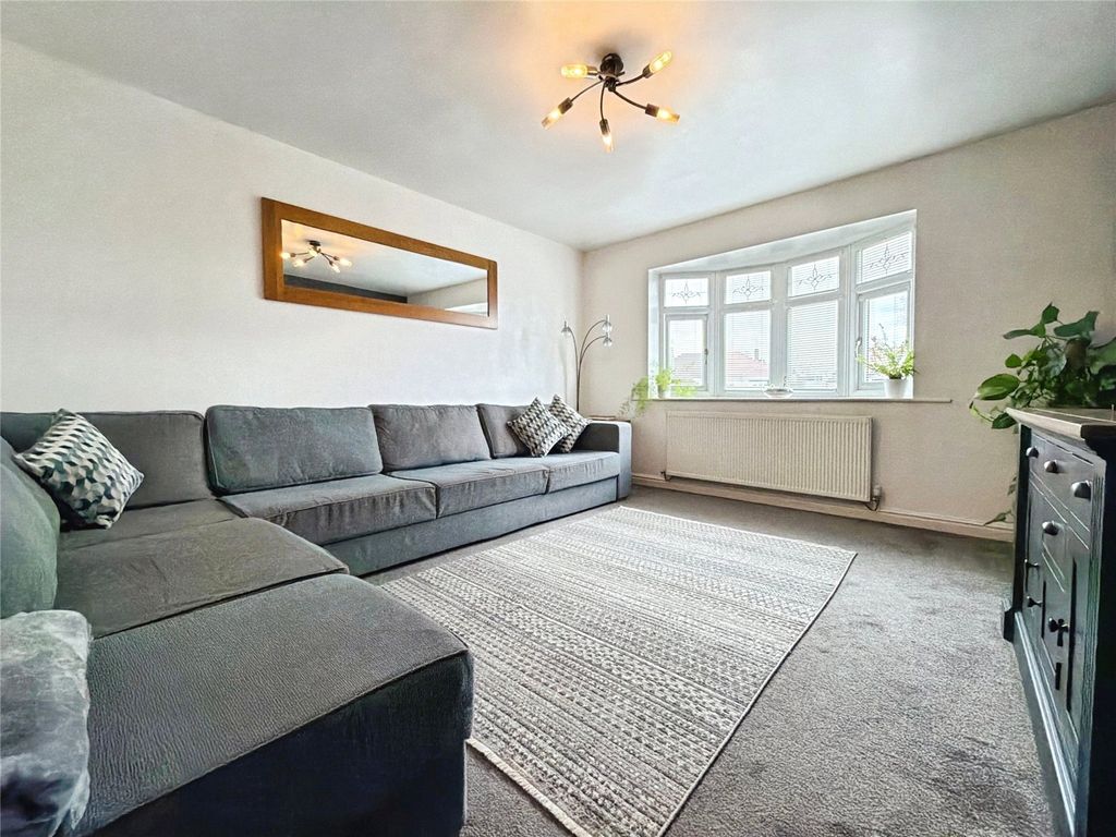 Property photo 2 of 21 Living Room