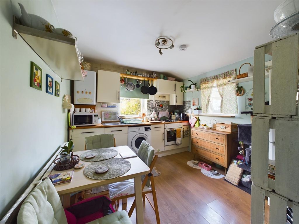 Property photo 1 of 14 Cam01358G0-Pr0118-Still014.Jpg