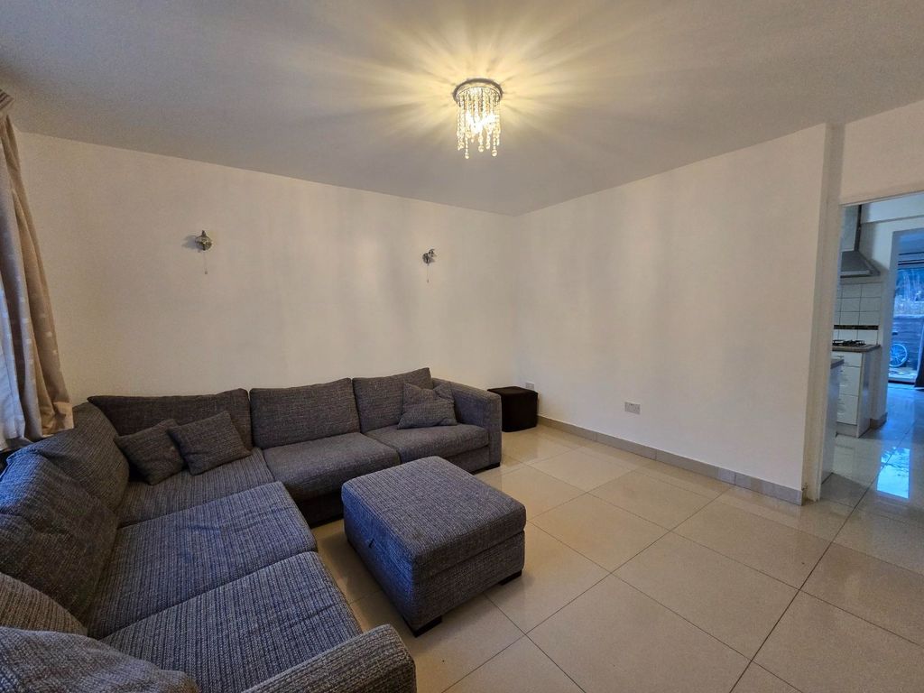 Property photo 2 of 14 3848711