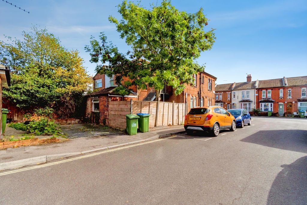 Property photo 1 of 9 Pbox-Img.Jpg