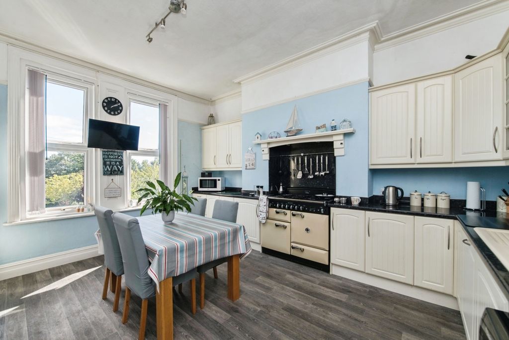 Property photo 2 of 24 Pbox-Img.Jpg