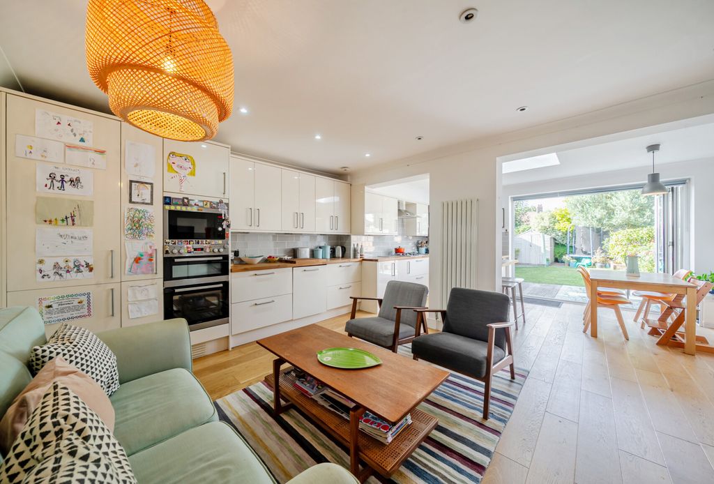 Property photo 2 of 16 1345196-11-68B08E...