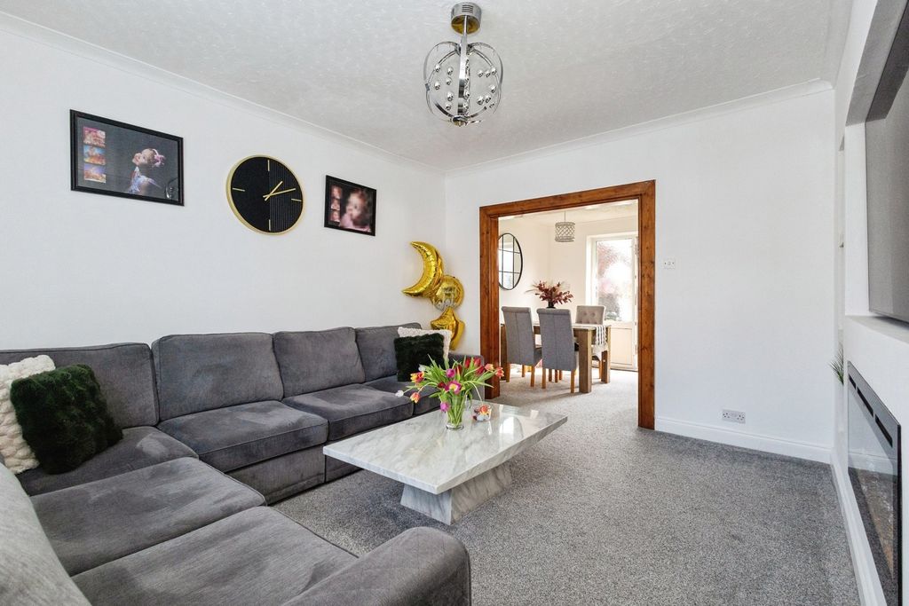 Property photo 2 of 17 Pbox-Img.Jpg