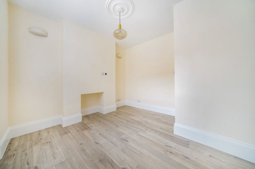 Property photo 3 of 7 1083402 (12)