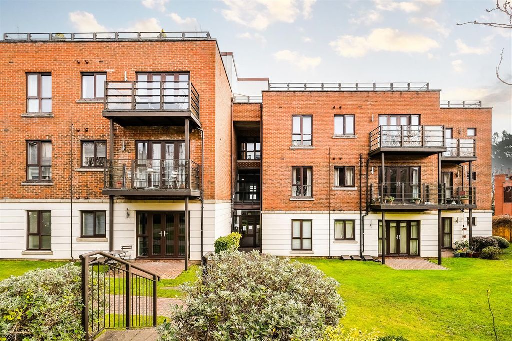 Property photo 1 of 25 30 Tempus Court-29.Jpg