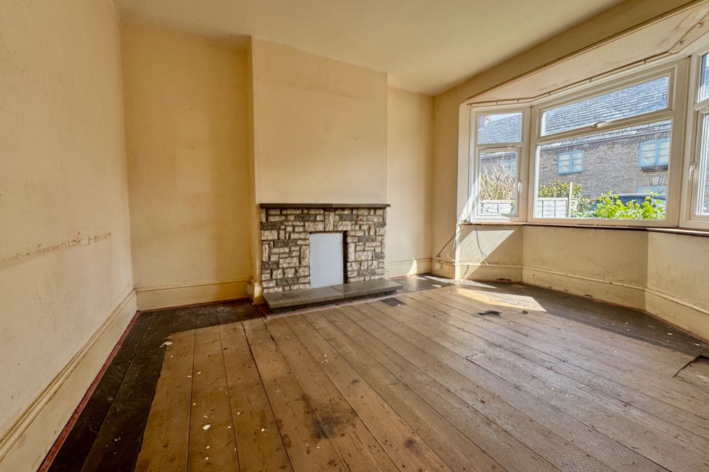 Property photo 3 of 12 Living Room