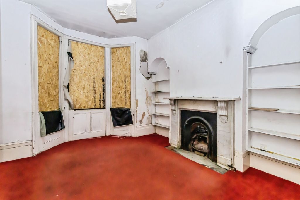 Property photo 2 of 25 Pbox-Img.Jpg
