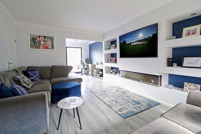 Property photo 1 of 19 Living Room