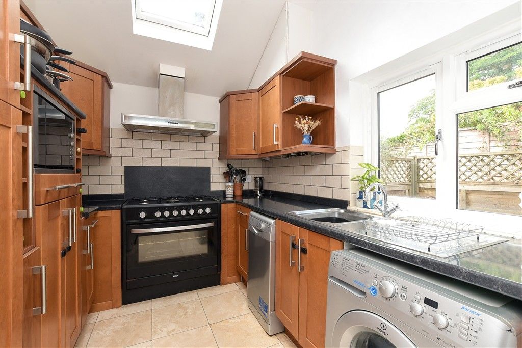 Property photo 3 of 17 Kitchen