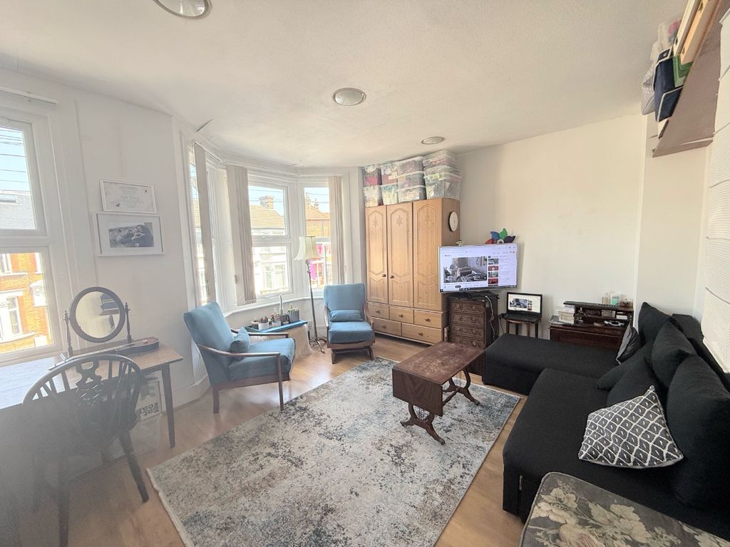 Property photo 3 of 9 295503
