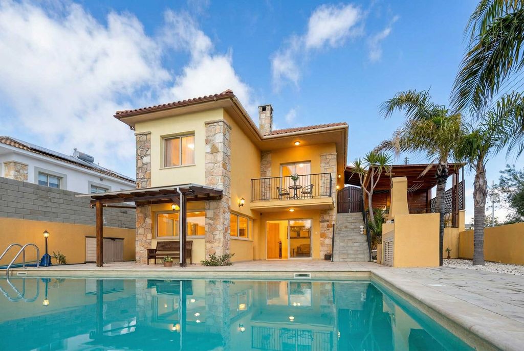 Property photo 1 of 24