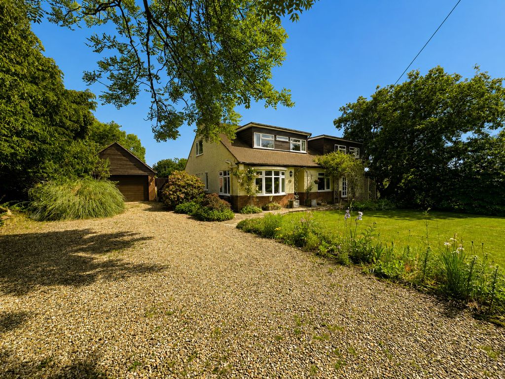 Property photo 2 of 39