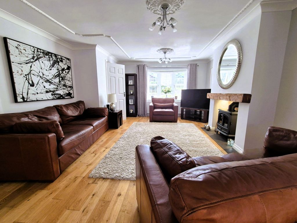 Property photo 3 of 27 Gallery