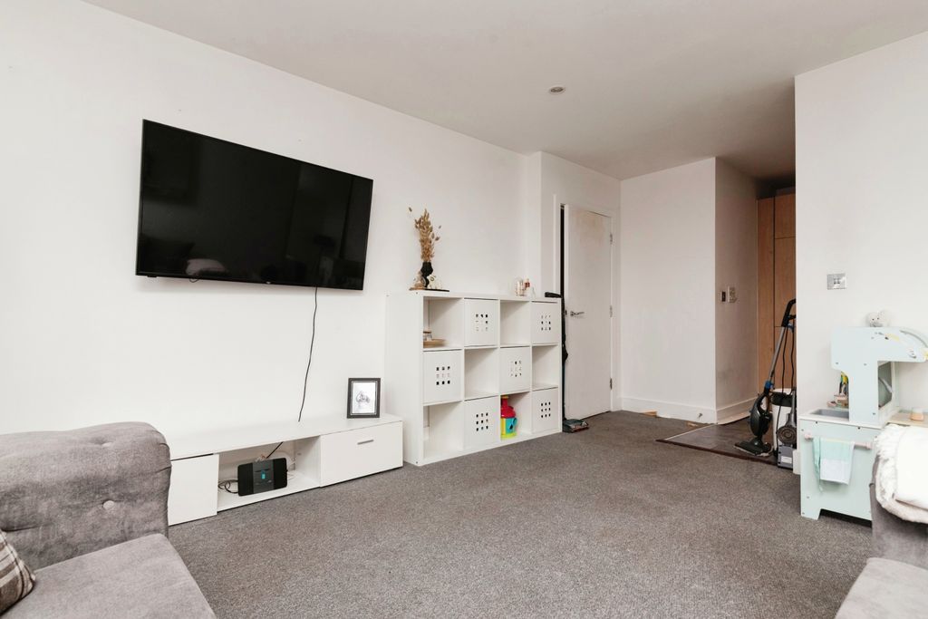 Property photo 1 of 17 Living/Dining Area