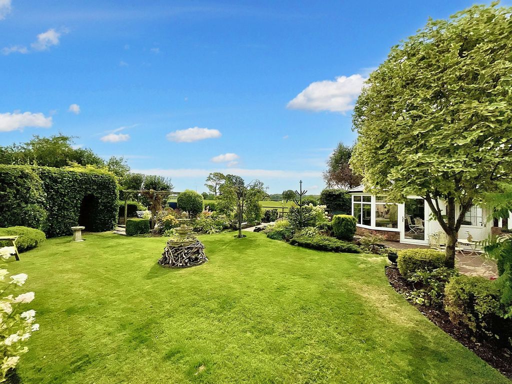 Property photo 2 of 29