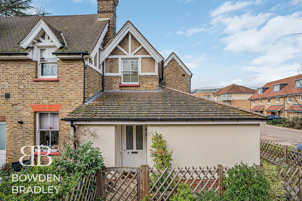 Property photo 1 of 21