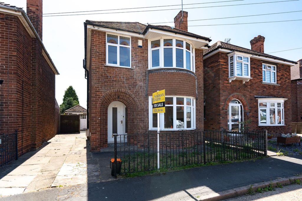 Property photo 1 of 11