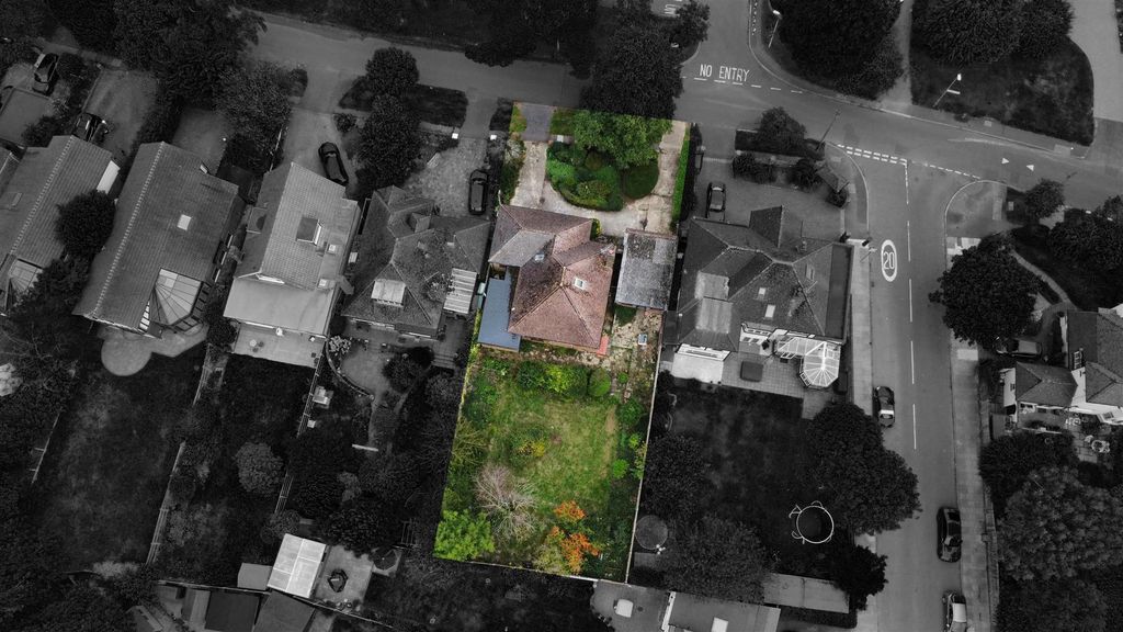 Property photo 2 of 18 Cheney Street