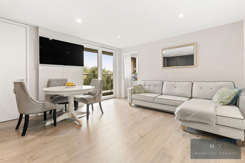 Property photo 3 of 16 Chalkhurst Court 5 MV-3.Jpg