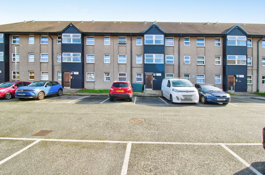 Property photo 1 of 10 12