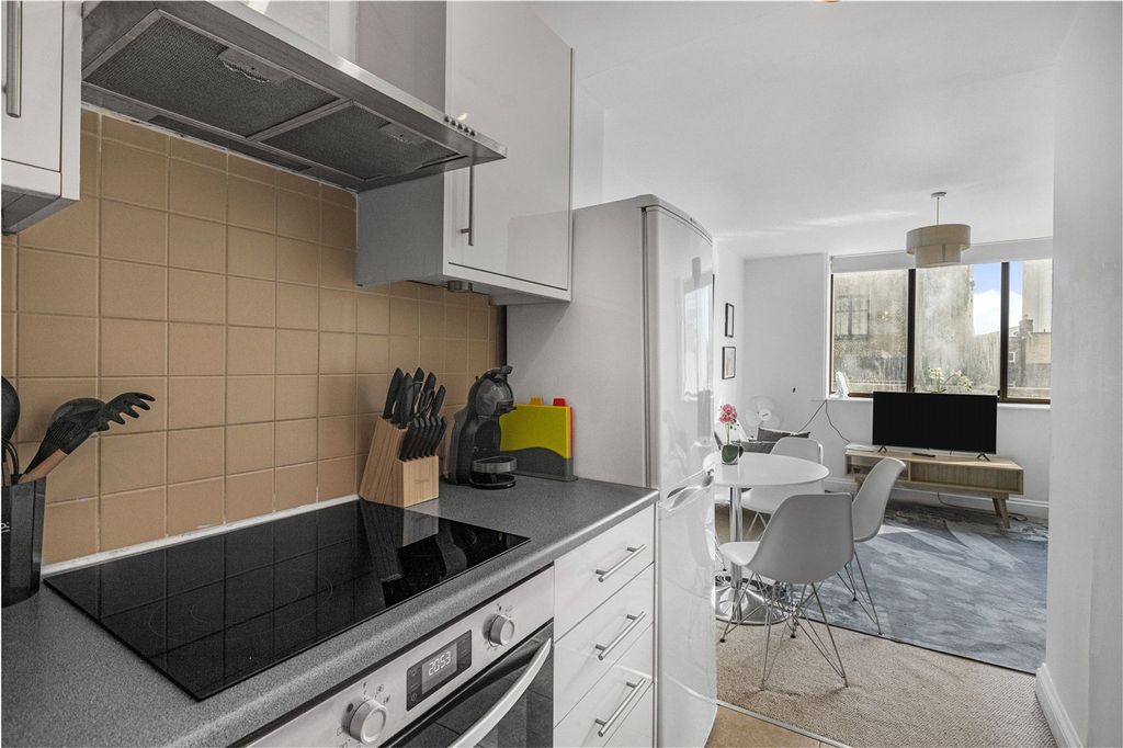 Property photo 2 of 12 Kitchen To Reception