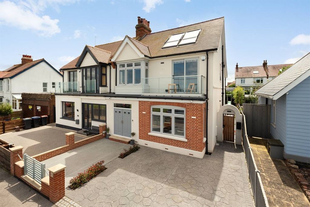 Property photo 1 of 38