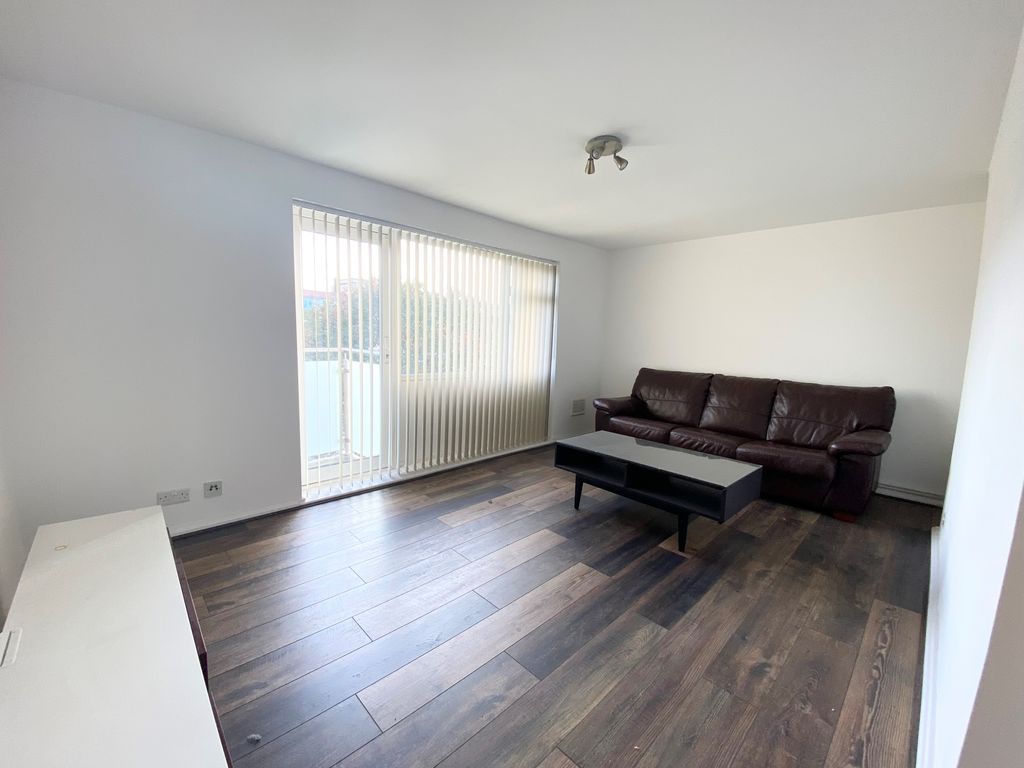 Property photo 2 of 7 Living