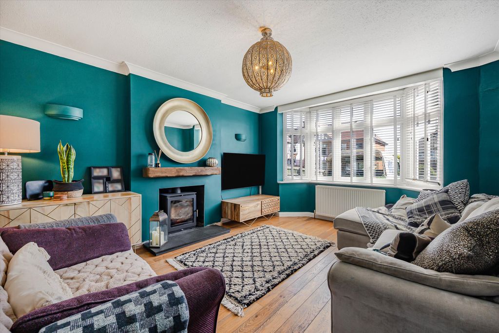 Property photo 2 of 21 Image