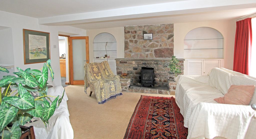 Property photo 2 of 14