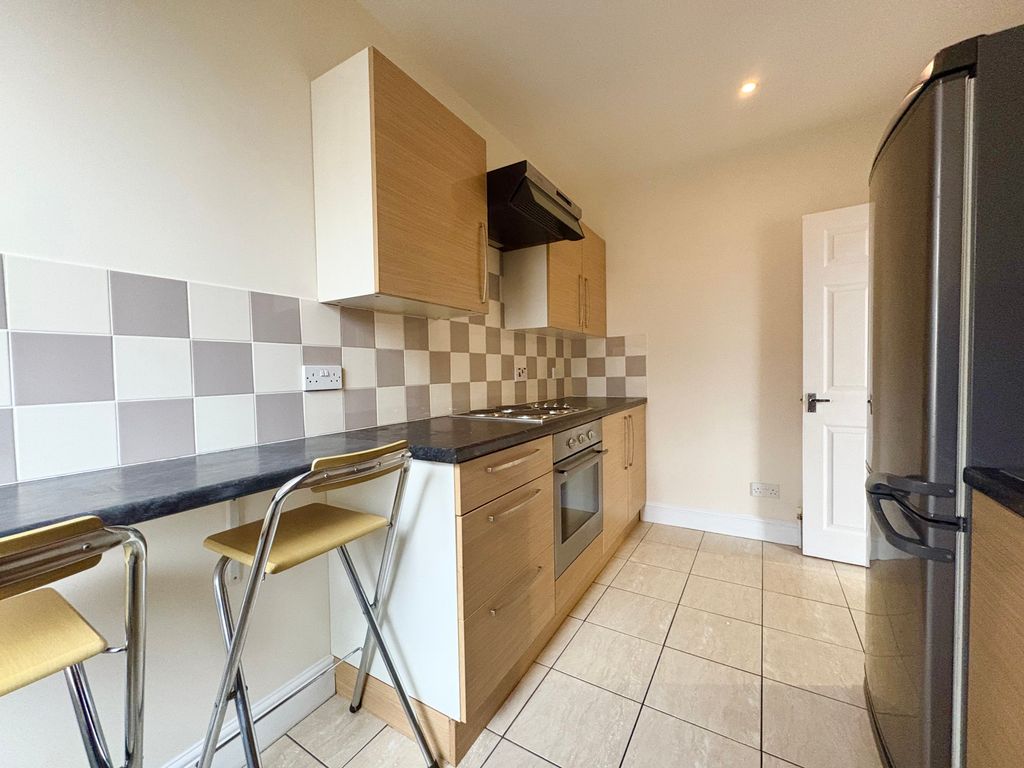 Property photo 2 of 7 Kitchen