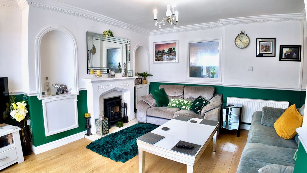 Property photo 2 of 36