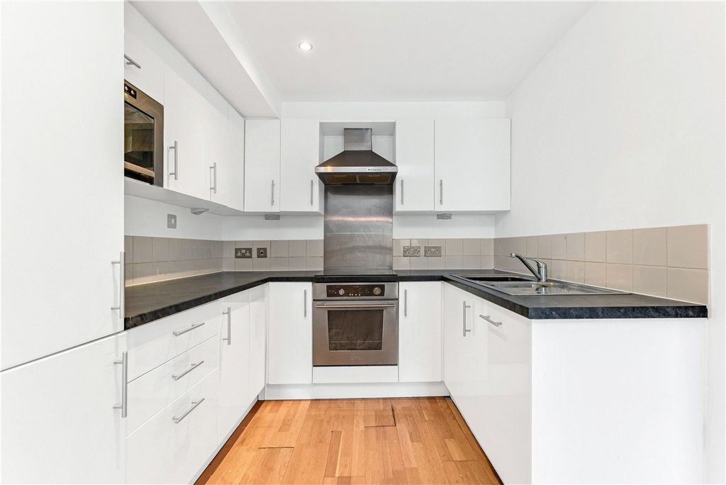 Property photo 3 of 8 Picture No. 02