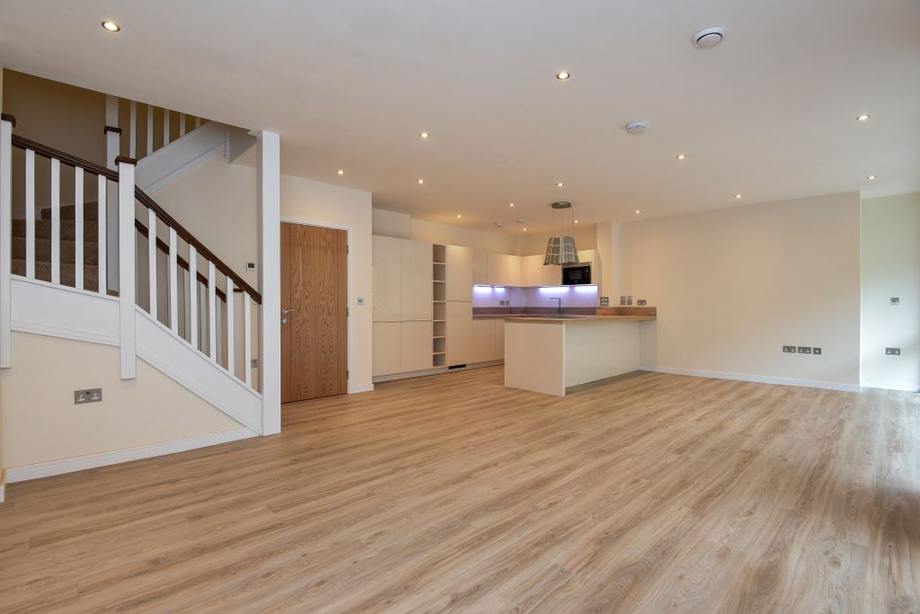 Property photo 1 of 11 58c0115B2A619-170825