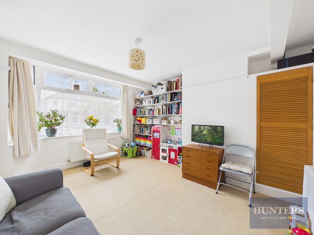 Property photo 2 of 21 Living Room