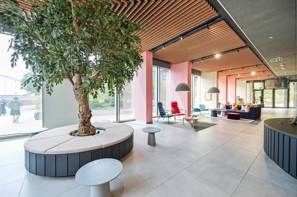 Property photo 1 of 39