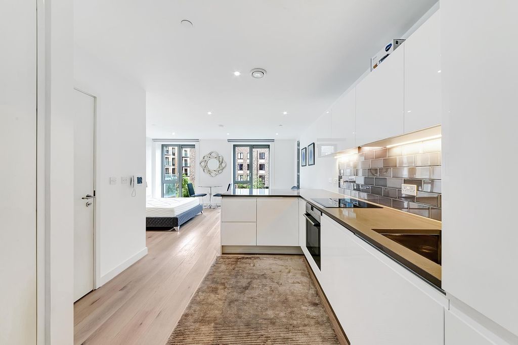 Property photo 3 of 9