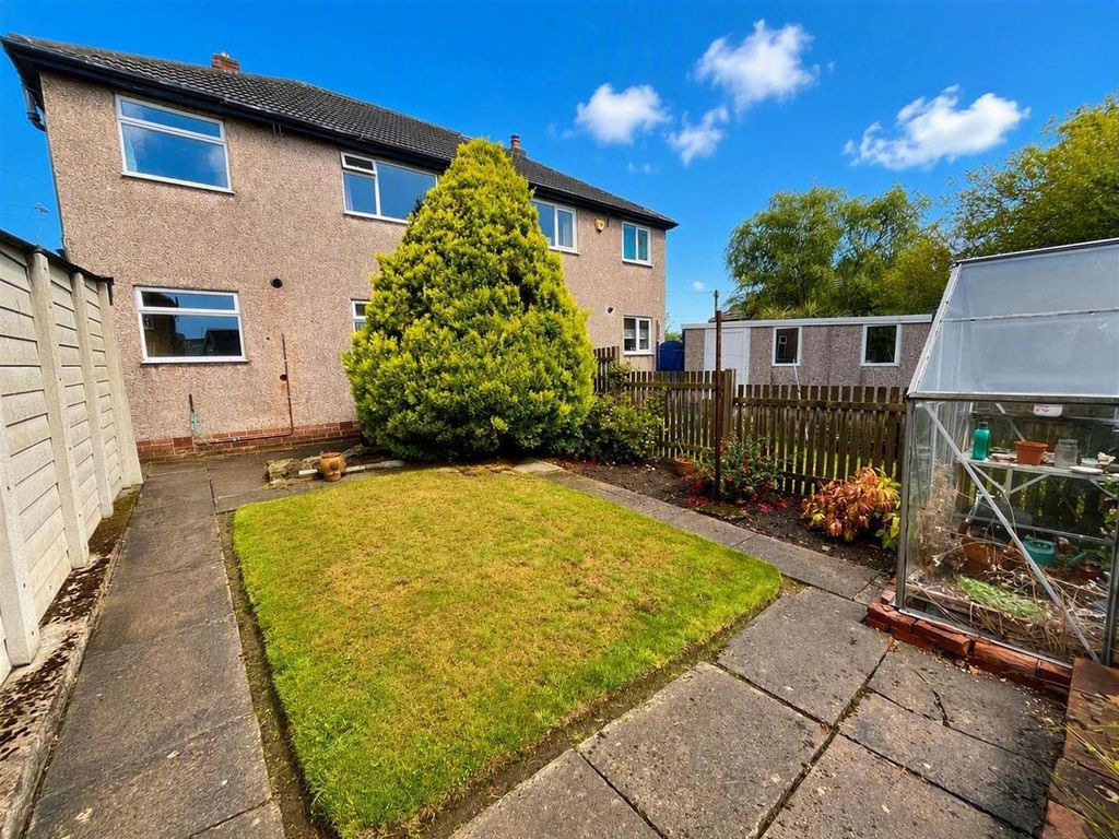 Property photo 2 of 19 Garden Image Two Blue Sky Warrenside.Png