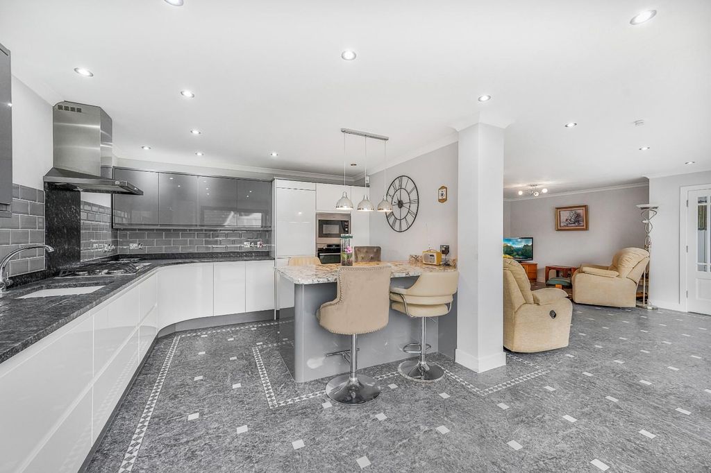 Property photo 3 of 15 Kitchen