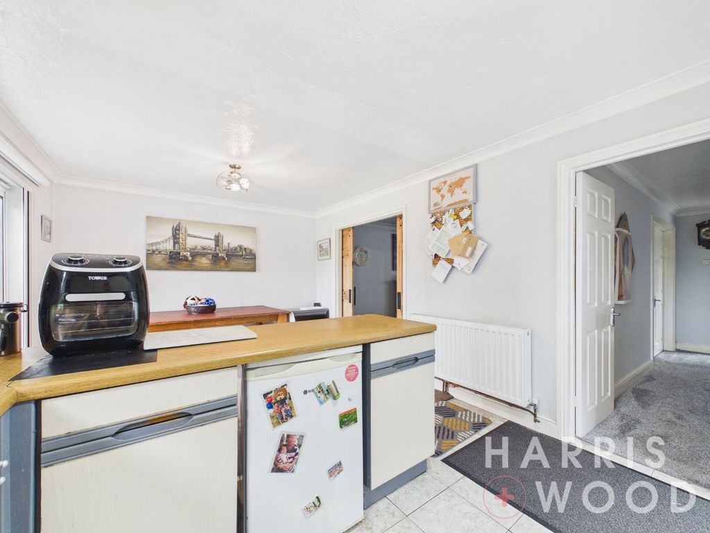 Property photo 2 of 27 5207543