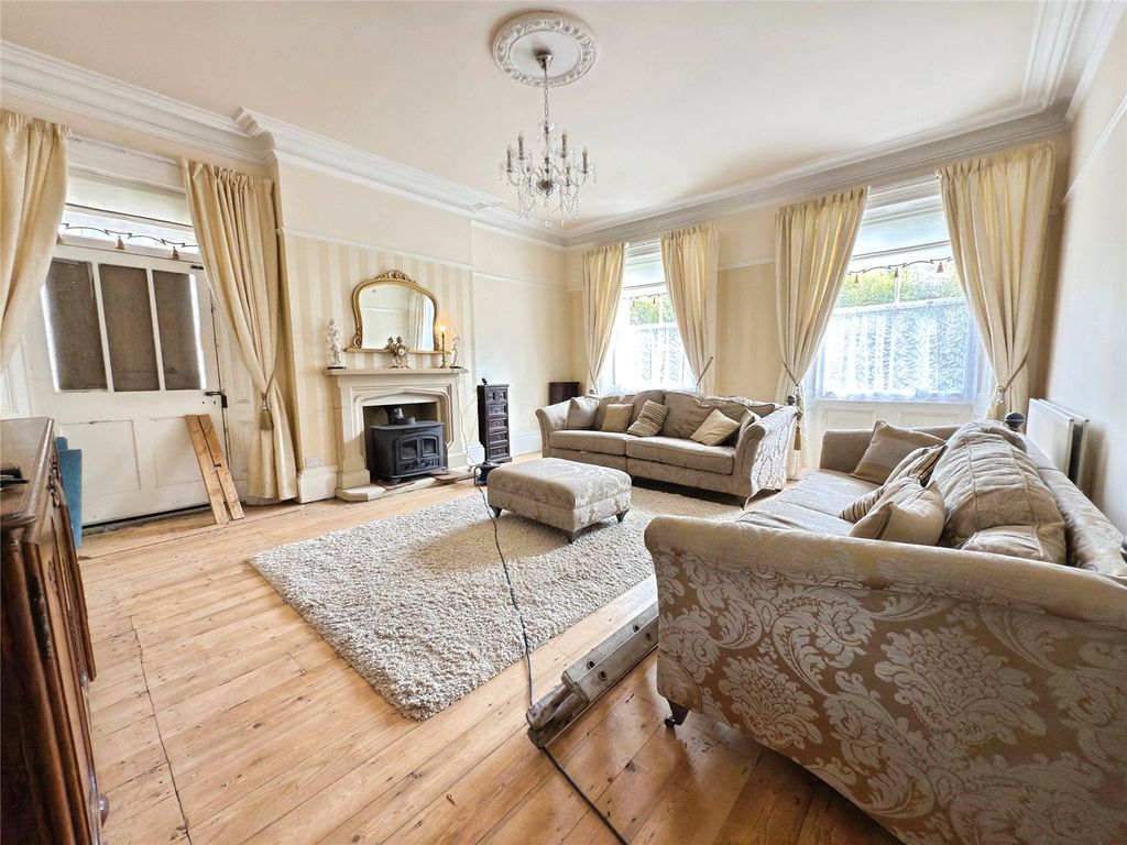Property photo 2 of 31 Picture No. 27