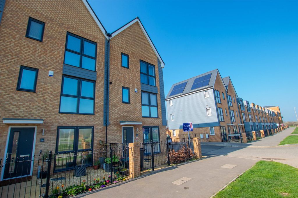 Property photo 2 of 21 Picture No. 64