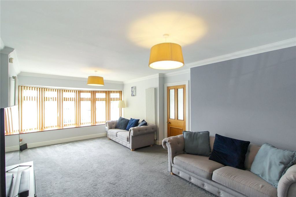 Property photo 2 of 17 Picture No. 10