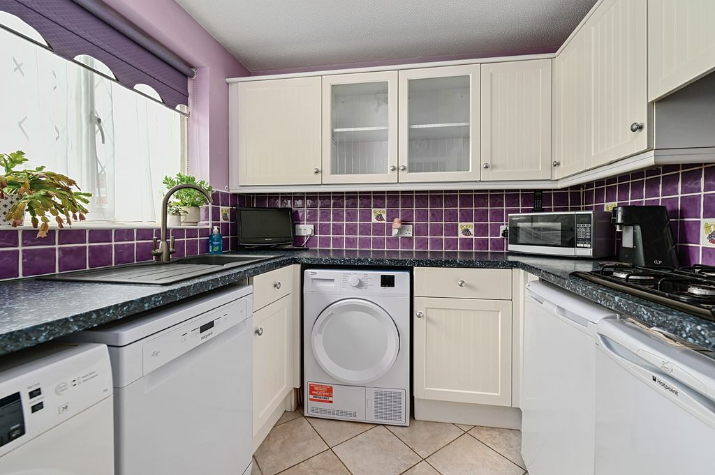 Property photo 3 of 10 65 Avocet Crescent (1)