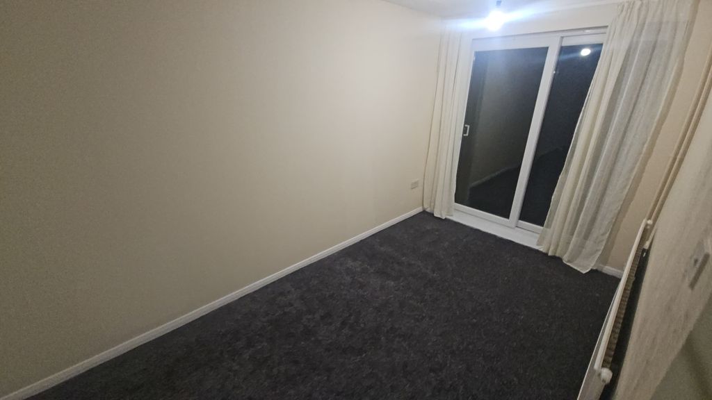 Property photo 3 of 9 Launge