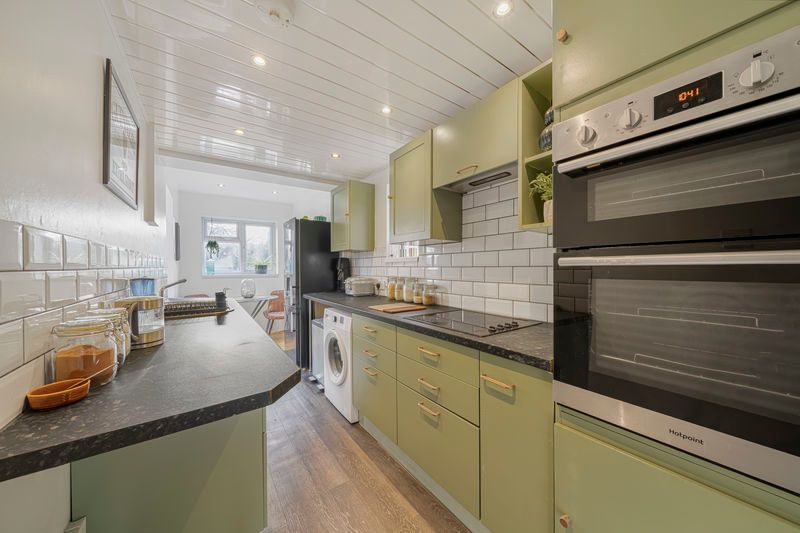 Property photo 3 of 16 Photo 9