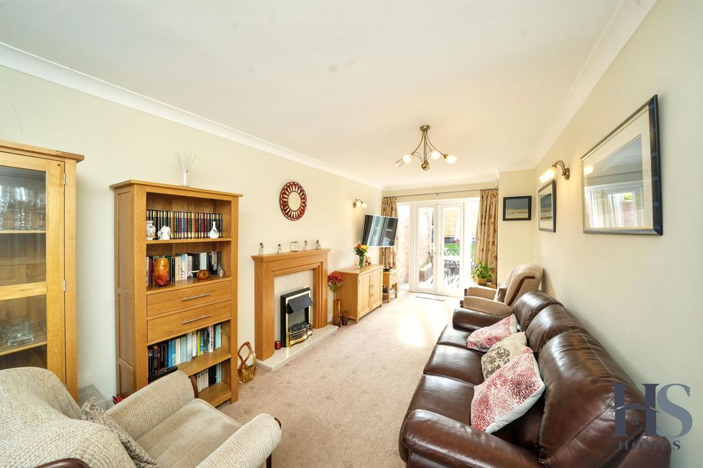 Property photo 3 of 27