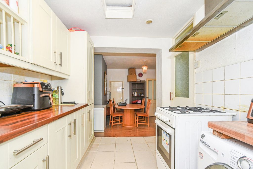 Property photo 2 of 17 Photo