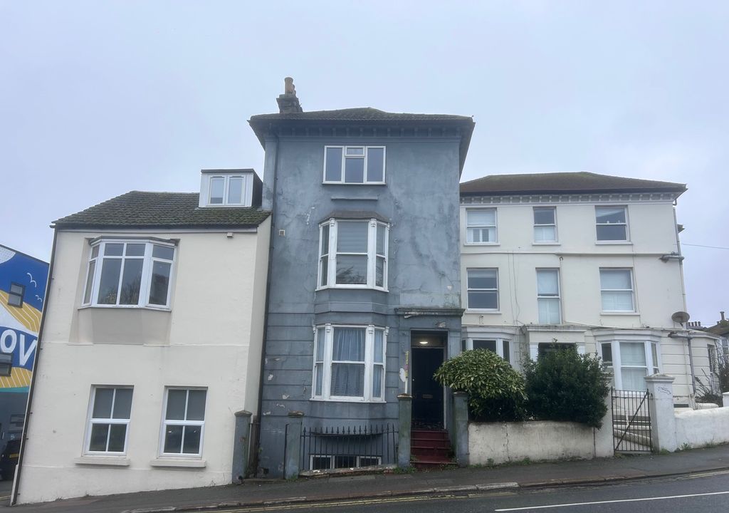 Property photo 3 of 8 Front